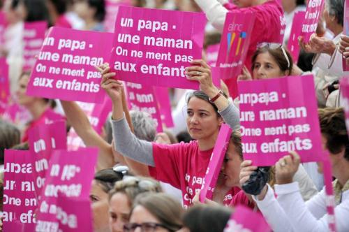 Manifestation en France pour le maintient légal du mariage traditionnel